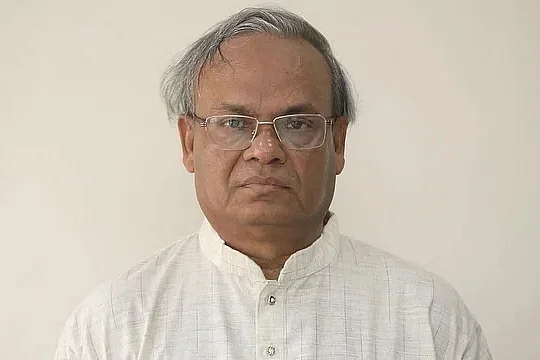 পাশের দেশের সহায়তা নিয়ে সরকার জনগণকে বন্দী করেছে: রিজভী