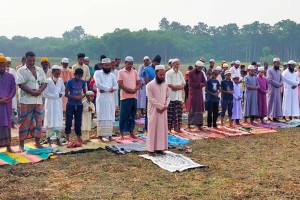 কুমারখালীতে তীব্র দাবদাহে বৃষ্টির আশায় ইস্তিসকার নামাজ আদায়