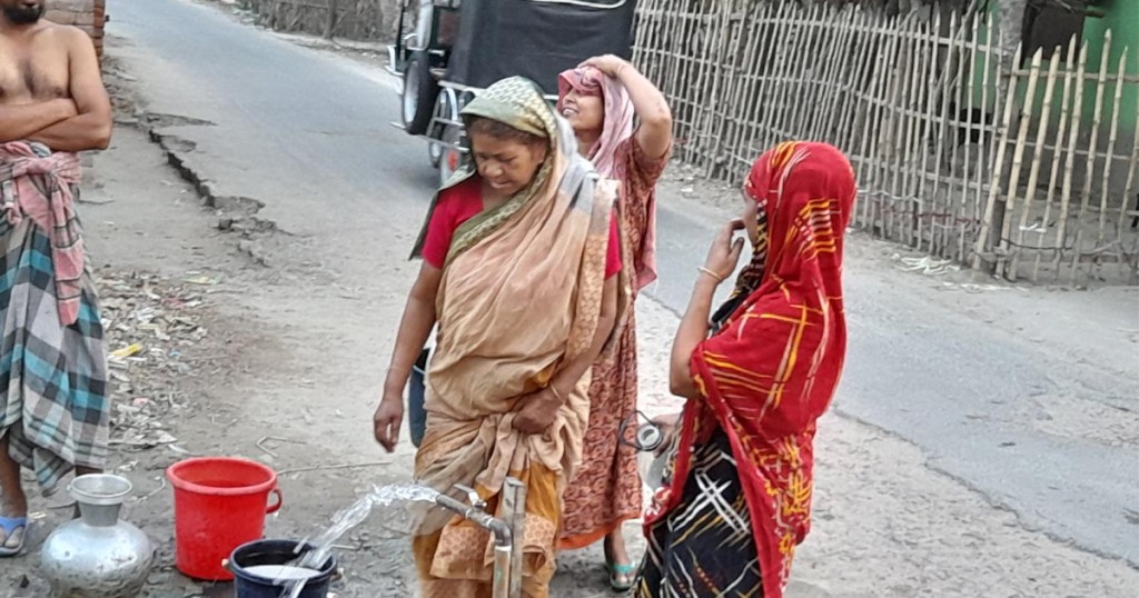 কুষ্টিয়ায় খাবার পানির তীব্র সংকট 5 173867920967a223a9172c9 কুষ্টিয়ায় খাবার পানির তীব্র সংকট