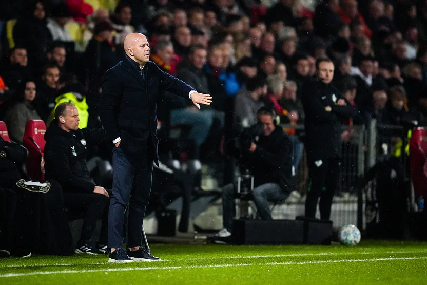 স্লটকে কোচ করে আনতে কত টাকা খরচ করছে লিভারপুল