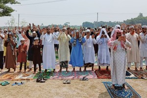 কুষ্টিয়া পৌরসভা ১৭নং ঢাকাঝালুপাড়া ইসতিসকার নামাজ আদায়