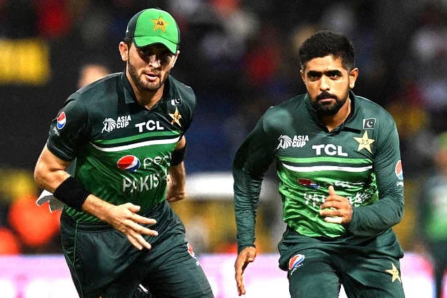 চারের মাস্টার বাবর ও প্রথম ওভার স্পেশালিস্ট আফ্রিদির নতুন রেকর্ড