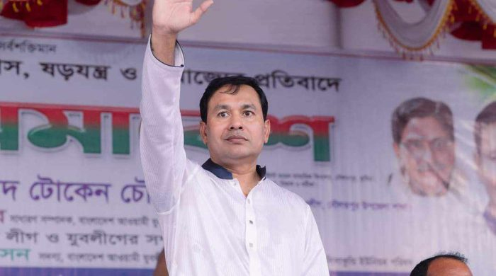 সাংসদের ভাইয়ের বিরুদ্ধে পেশীশক্তি ব্যবহারের অভিযোগ প্রতিদ্বন্দ্বী প্রার্থীর 