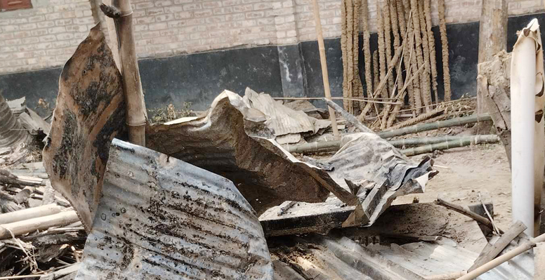 দৌলতপুরে পৃথক অগ্নিকান্ডে ২টি বাড়ি পুড়ে গেছে
