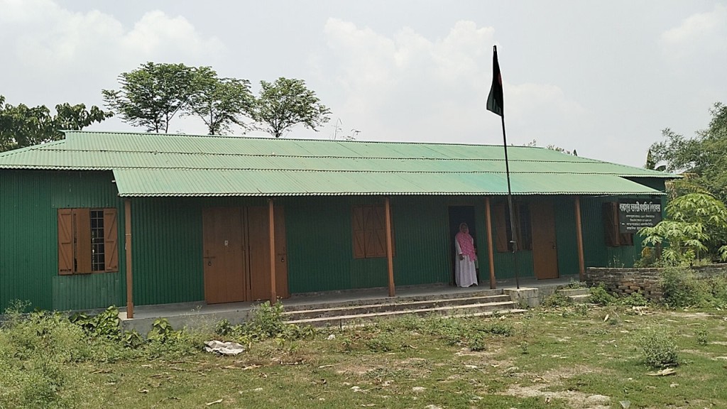 কুমারখালীতে সরকারি স্কুলের ৩ ছাত্রের জন্য ৪ জন শিক্ষক 4 173867942567a224816c60a কুমারখালীতে সরকারি স্কুলের ৩ ছাত্রের জন্য ৪ জন শিক্ষক