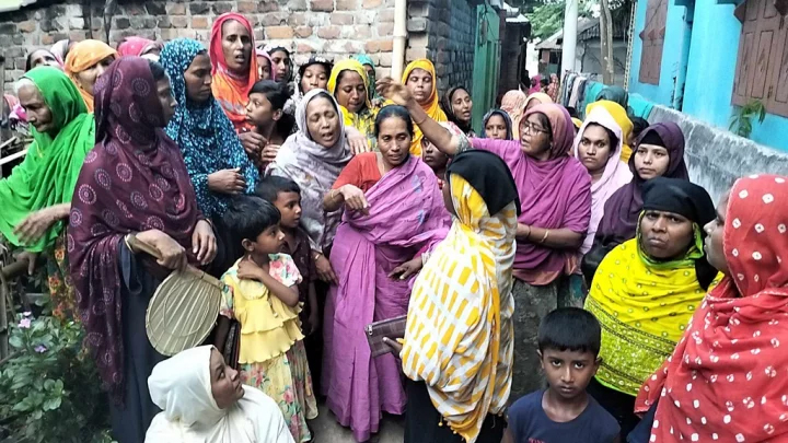কুষ্টিয়ায় পরকীয়ার জেরে যুবককে পিটিয়ে হত্যা
