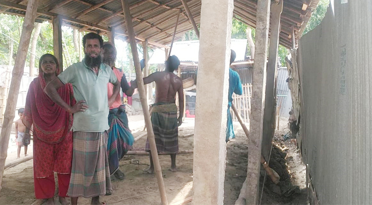 দৌলতপুরে আদালতের নির্দেশনা অমান্য করে বসতি নির্মানের অভিযোগ 
