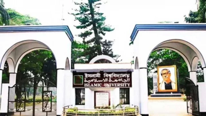 কাঙ্খিত সেবা না পাওয়ার অভিযোগ শিক্ষার্থীদের