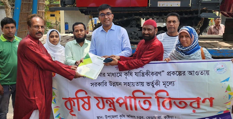 ভেড়ামারা সরকারি প্রণোদনা ভর্তুকি মূল্যে হারভেস্টার মেশিন বিতরণ 