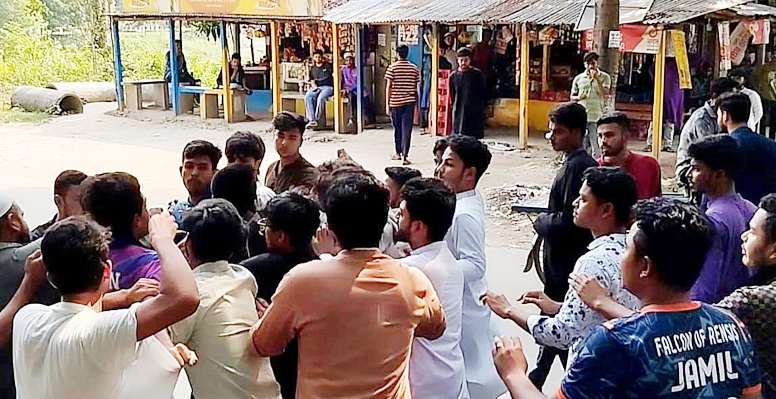 ইবি’তে সিনিয়র-জুনিয়র মারামারি