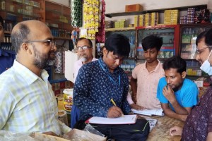 কুমারখালীতে ভোক্তা অধিদপ্তরের অভিযানে তিন দোকানে জরিমানা