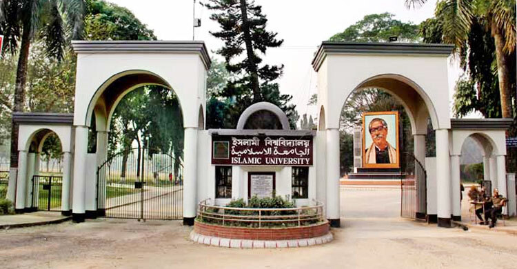 ছাত্রদের প্রায় অর্ধেকই ধূমপানে আসক্ত বাদ নেই ছাত্রীরাও