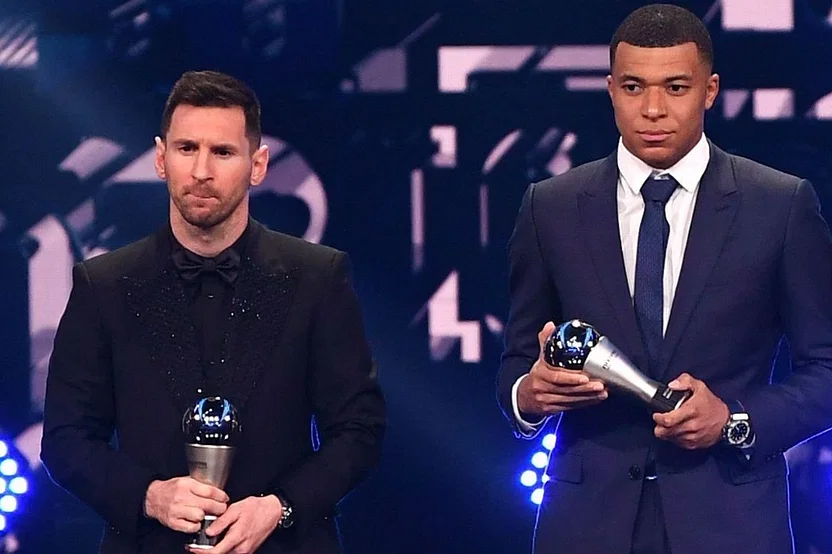 এমবাপ্পেকে কড়া জবাব দেওয়া মেসি ক্যারিয়ার শেষ করতে চান মায়ামিতেই