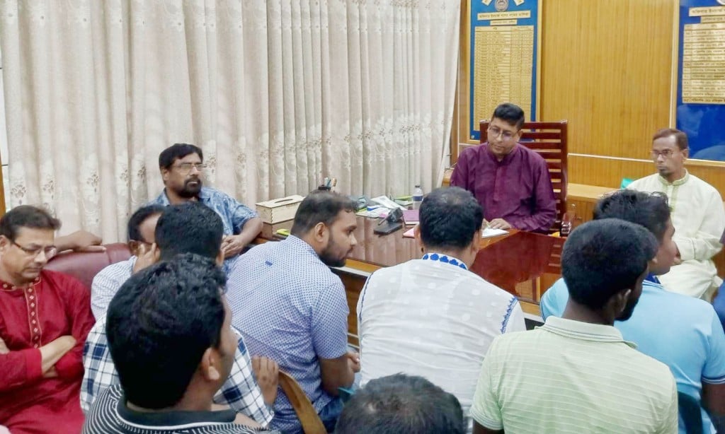 দৌলতপুরে সাংবাদিকদের সাথে নবাগত ওসি’র মতবিনিময় 3 173867969267a2258c48856 দৌলতপুরে সাংবাদিকদের সাথে নবাগত ওসি’র মতবিনিময়