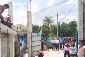 কুষ্টিয়া পৌরসভার বিভিন্ন ওয়ার্ডে অবৈধ স্থাপনা উচ্ছেদ অভিযান