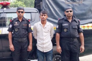 কুষ্টিয়ায় মাদক ব্যবসায়ী গ্রেফতার