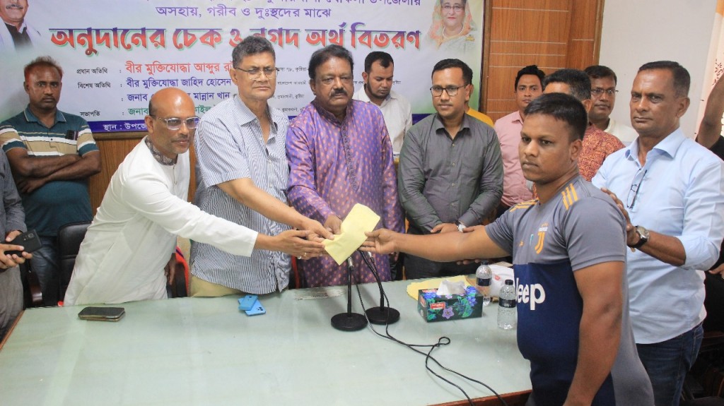 প্রধানমন্ত্রী শেখ হাসিনা এক জন মানবতার মা : আবদুর রউফ এমপি 4 173867980867a226003b413 প্রধানমন্ত্রী শেখ হাসিনা এক জন মানবতার মা : আবদুর রউফ এমপি