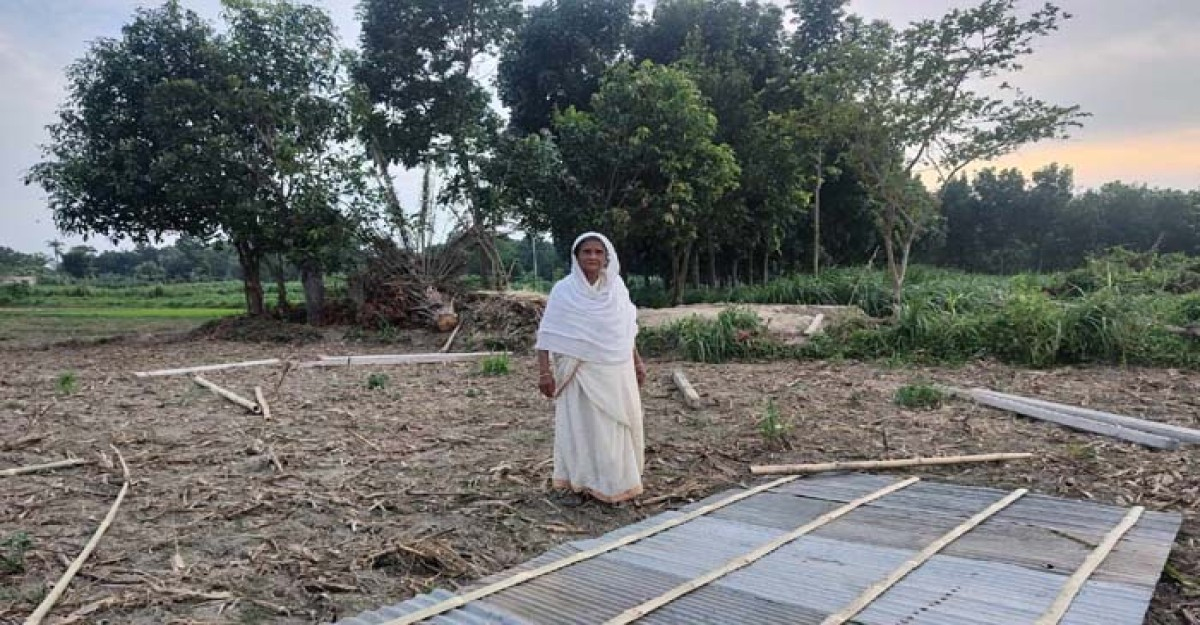 কুষ্টিয়ায় লালন অনুসারী বৃদ্ধার ঘর ভাঙচুর