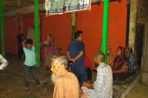 কুষ্টিয়ায় ১৪৪ ধারার নোটিশ দিতে গিয়ে মার খেলেন দুই পুলিশ সদস্য 