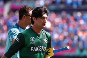 কানাডা ম্যাচের আগে মানসিক দিক থেকে ভেঙে পড়েছেন পাকিস্তানের খেলোয়াড়েরা