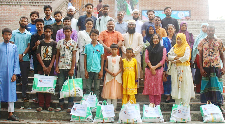 সিআরসি’র ৮ম প্রতিষ্ঠা বার্ষিকী উপলক্ষে আলোচনা সভা ও ইদ উপহার বিতরণ