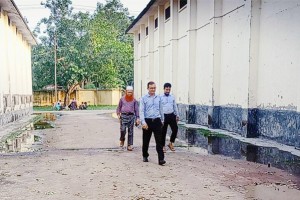 ২ শ মে. টন চাল ৫৮ মে. টন গম গায়েব 