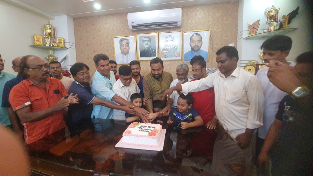 যুব নেতা পারভেজ আনোয়ার তনু’র আয়োজনে আওয়ামীলীগের ৭৫তম প্রতিষ্ঠাবার্ষিকী পালিত 3 173868010167a227256c494 যুব নেতা পারভেজ আনোয়ার তনু’র আয়োজনে আওয়ামীলীগের ৭৫তম প্রতিষ্ঠাবার্ষিকী পালিত