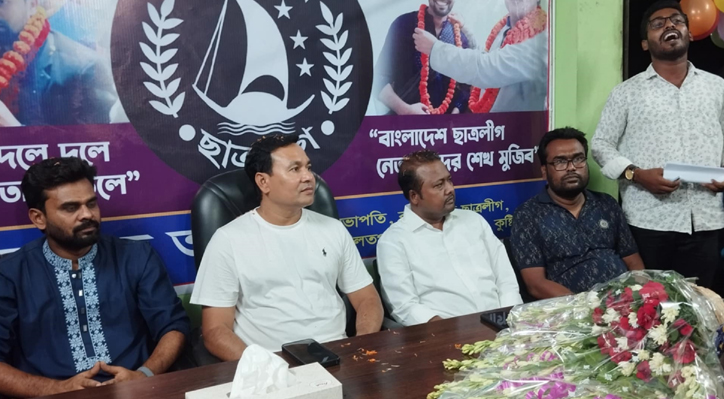 ছাত্রলীগকে অহেতুক জ্ঞান দিবেন না : টোকেন চৌধুরী