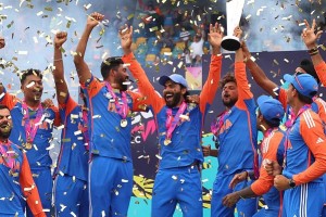 চ্যাম্পিয়নস ট্রফির ম্যাচ দুবাই বা শ্রীলঙ্কায় চায় ভারত