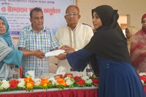 প্রধানমন্ত্রীর হাত ধরে বাংলাদেশের মানুষের ভাগ্য পরিবর্তন হচ্ছেঃ কামারুল এমপি