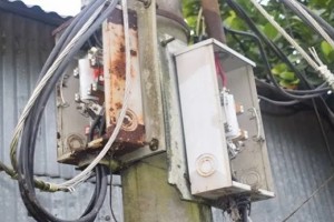 কুমারখালীতে বিদ্যুতের মিটার চুরি করে মালিকের কাছে টাকা দাবি