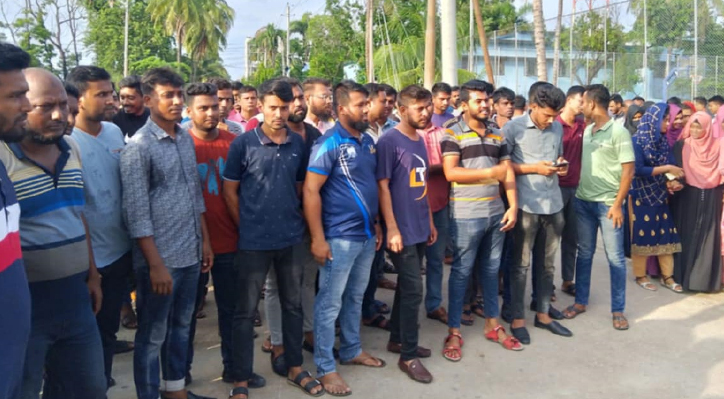 ১১দফা দাবি বাস্তবায়নে কুষ্টিয়া জেলা পুলিশ সদস্যদের বিক্ষোভ