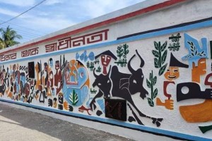 শিক্ষার্থীদের রং তুলির ছোঁয়ায় প্রাণ পেল ‘স্বাধিকার থেকে স্বাধীনতা’ মঞ্চ