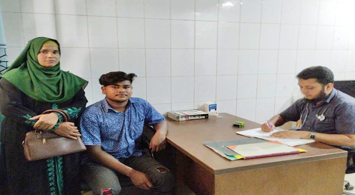 কুষ্টিয়ার শয়নের এক পায়ে ঢুকে আছে গুলির ৫০টি স্পিন্টার্স