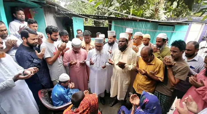 কুষ্টিয়ায় ছাত্র আন্দোলনে নিহত পরিবারকে নগদ অর্থ দিলেন জামায়াত