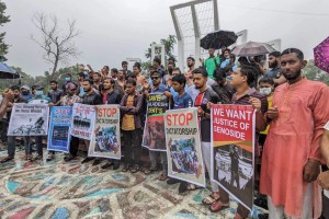 বৃষ্টি উপেক্ষা করে ইবিতে রিমেম্বারিং আওয়ার হিরোস কর্মসূচী