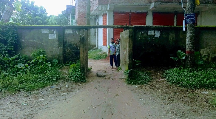 ভেঙে পড়েছে ইবির বঙ্গবন্ধু পকেট গেইট