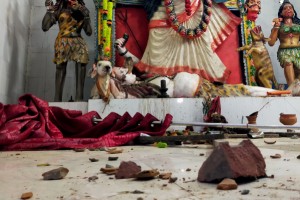 কুমারখালীতে মন্দিরে চুরি ও ইট পাটকেল নিক্ষেপের অভিযোগ