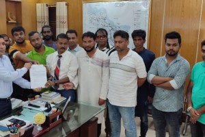 গণঅভ্যুত্থানে শহীদ ও পঙ্গু পরিবারের সরকারী চাকরির দাবি জানান এ্যাড. অপু 