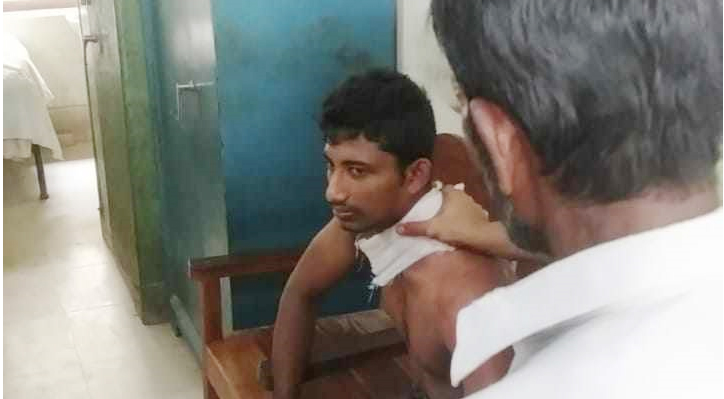 মিরপুরে পিতার হাসুয়ার কোপে গুরুতর জখম পুত্র