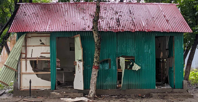 ইবি ছাত্রলীগের কার্যালয় ভাঙচুর ও রাজনীতি মুক্ত ক্যাম্পাস ঘোষণা