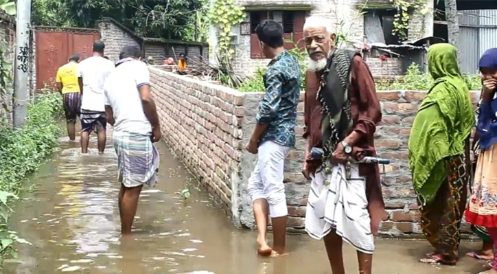 খোকসায় পানিবন্দী ৩০ পরিবার