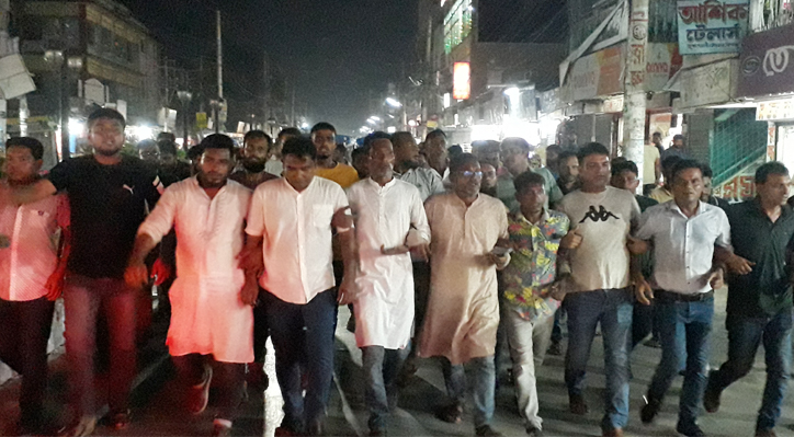 স্বরাষ্ট্র উপদেষ্টার পদত্যাগের দাবিতে কুষ্টিয়ায় বিক্ষোভ মিছিল