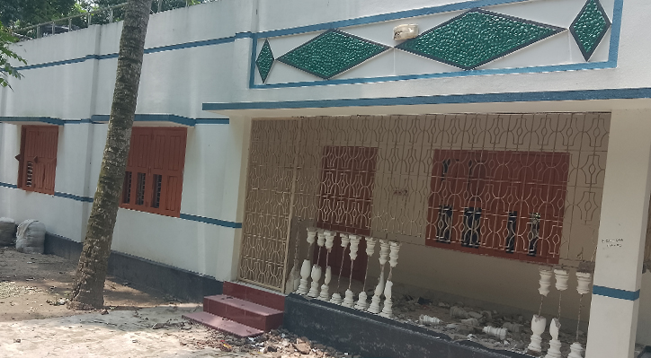 কুষ্টিয়ায় নিজ দলের সভাপতির বাড়িতে লুটপাট ও অগ্নিসংযোগ! 