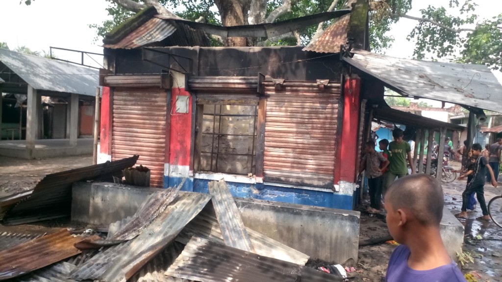 পূর্ব শত্রুতার জের ধরে সংঘর্ষে আহত অন্তত ২০ জন 5 173868026567a227c960ba3 পূর্ব শত্রুতার জের ধরে সংঘর্ষে আহত অন্তত ২০ জন
