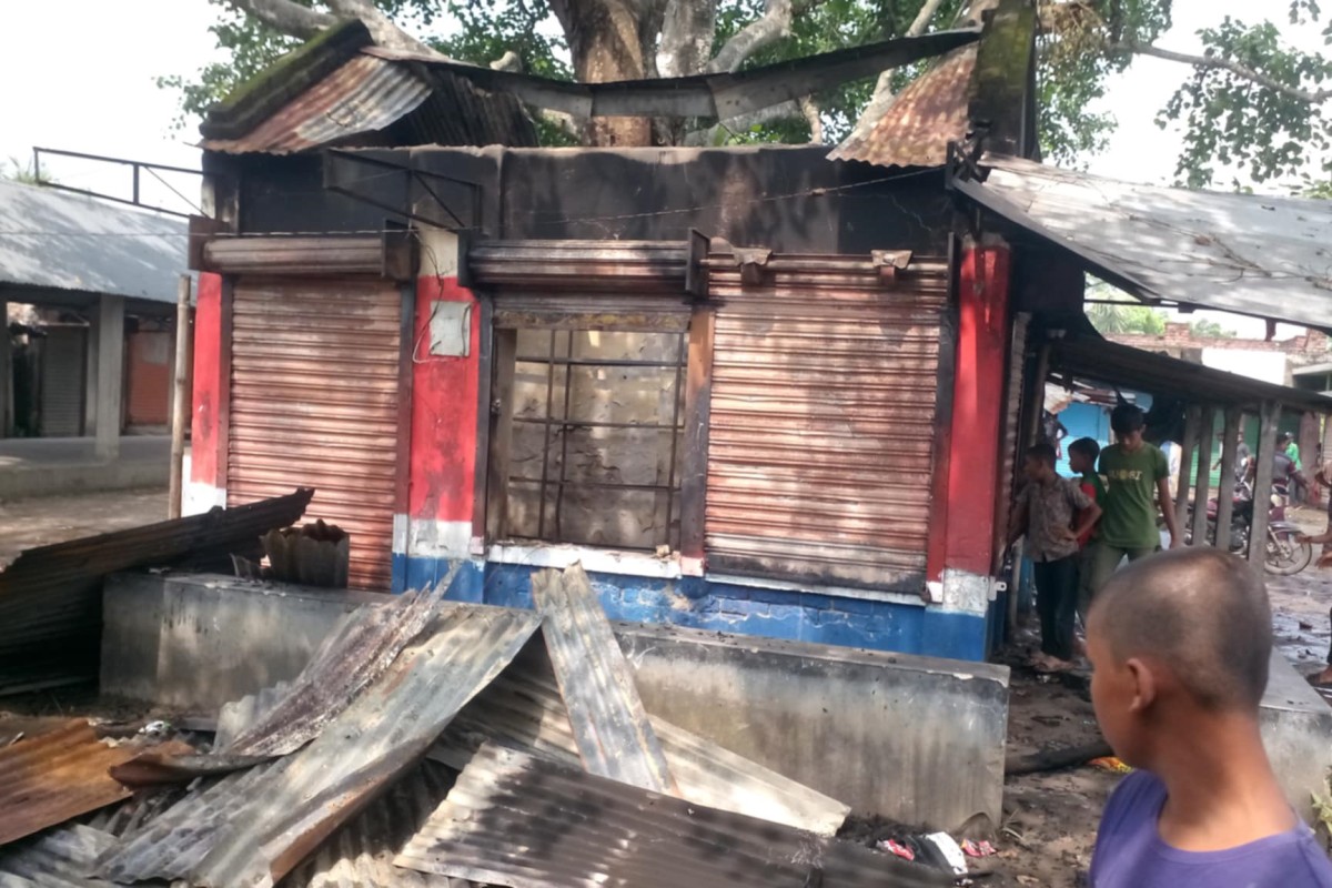 পূর্ব শত্রুতার জের ধরে সংঘর্ষে আহত অন্তত ২০ জন