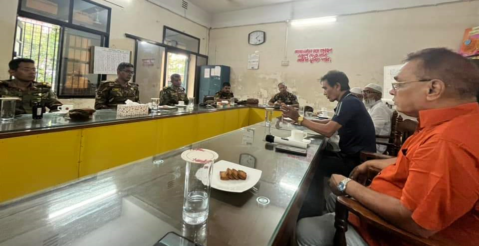 কুষ্টিয়ার সেনা কর্মকর্তাদের সাথে সাবেক এমপি সোহরাব উদ্দিনের মতবিনিময়