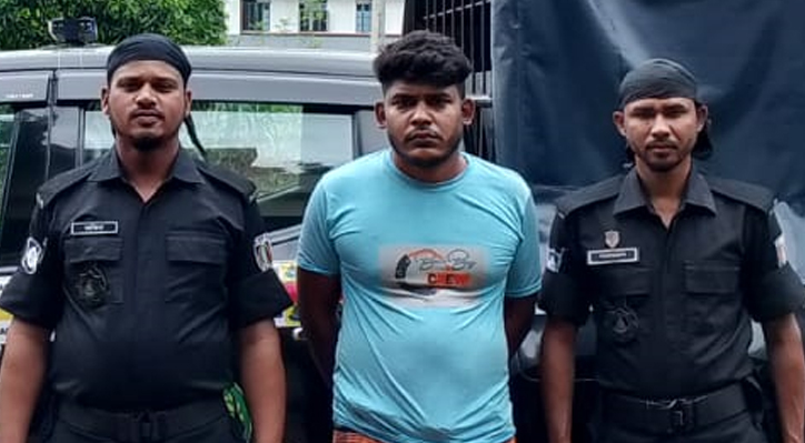 কুষ্টিয়ায় ফেনসিডিলসহ মাদক ব্যবসায়ী আটক