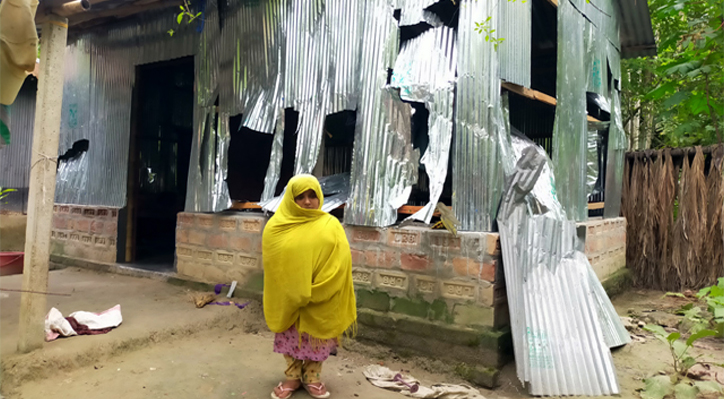 কুমারখালীতে প্রতিবন্ধির বাড়িতে ভাঙচুর-আগুন-লুটপাট