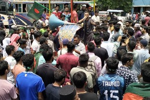 দুর্নীতি-টেন্ডারবাজি দেখলে মাইরি শুয়াইয়া দিবেন